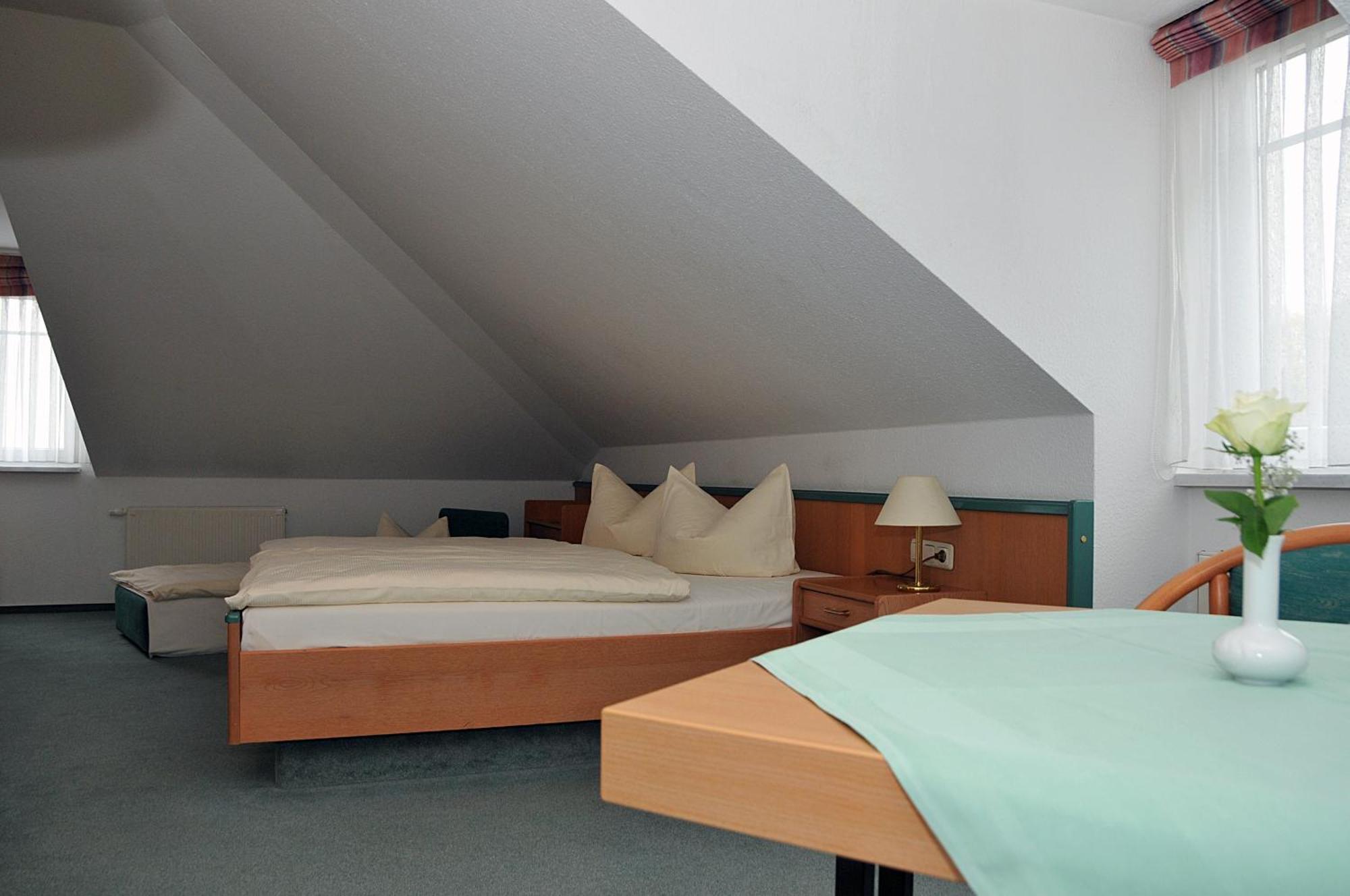 Hotel Friesen Werdau Екстер'єр фото
