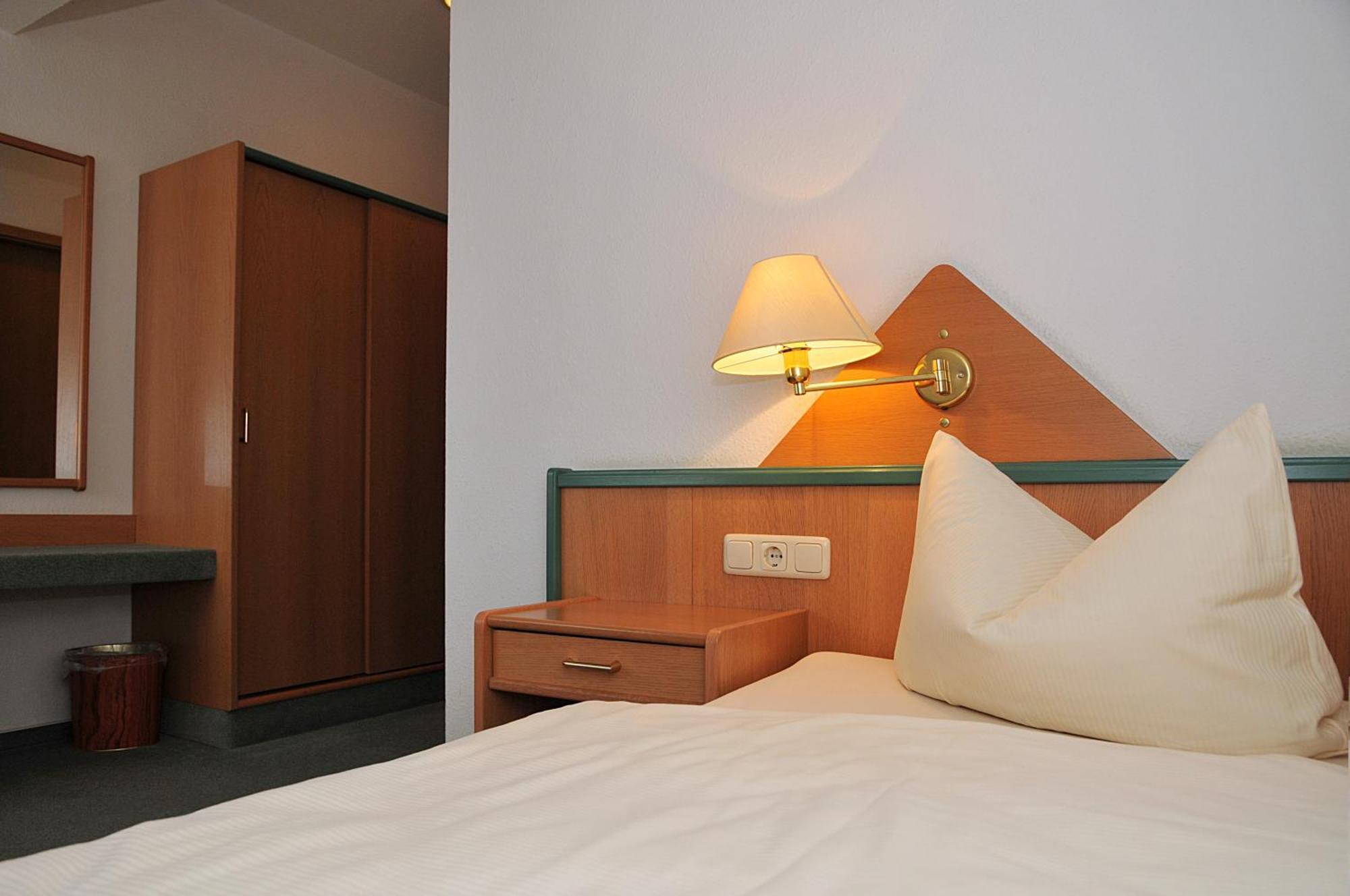 Hotel Friesen Werdau Екстер'єр фото