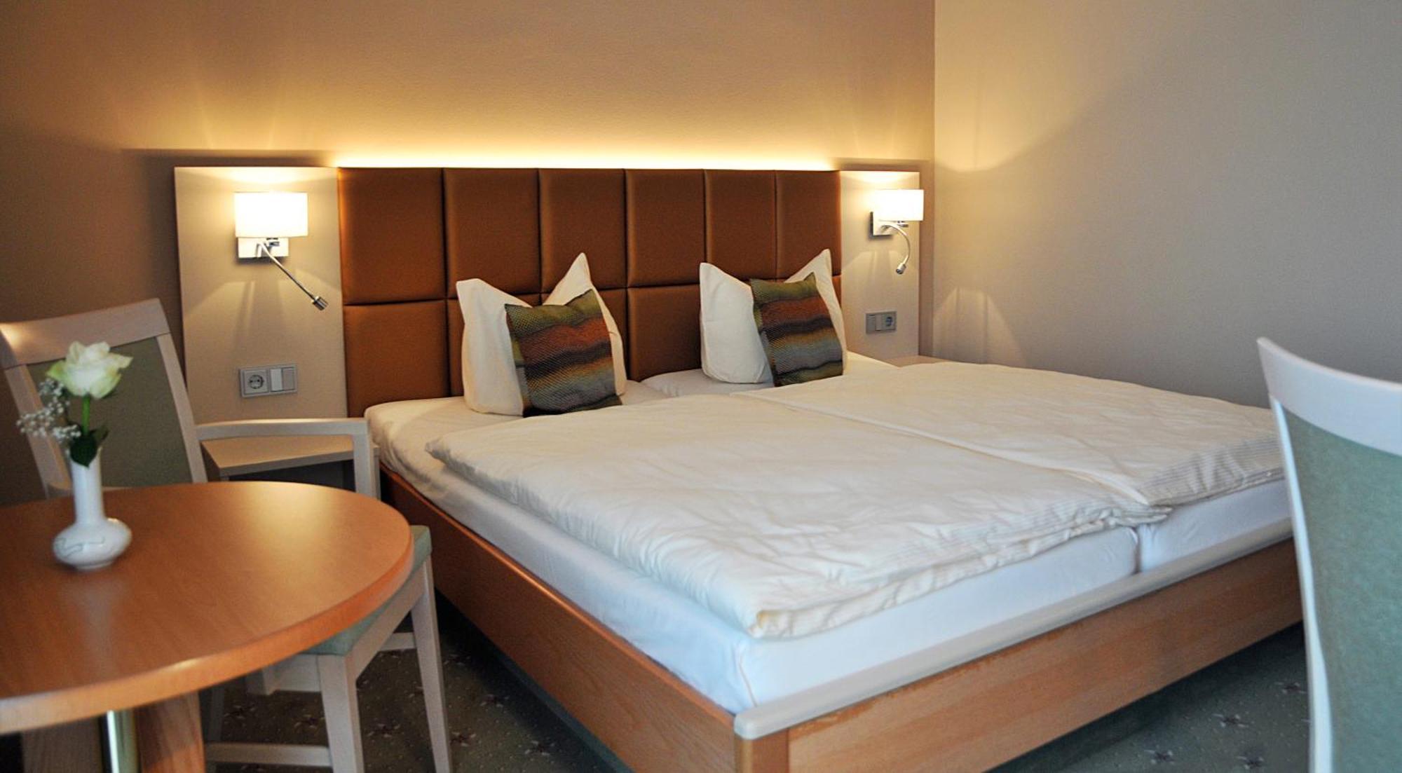 Hotel Friesen Werdau Екстер'єр фото