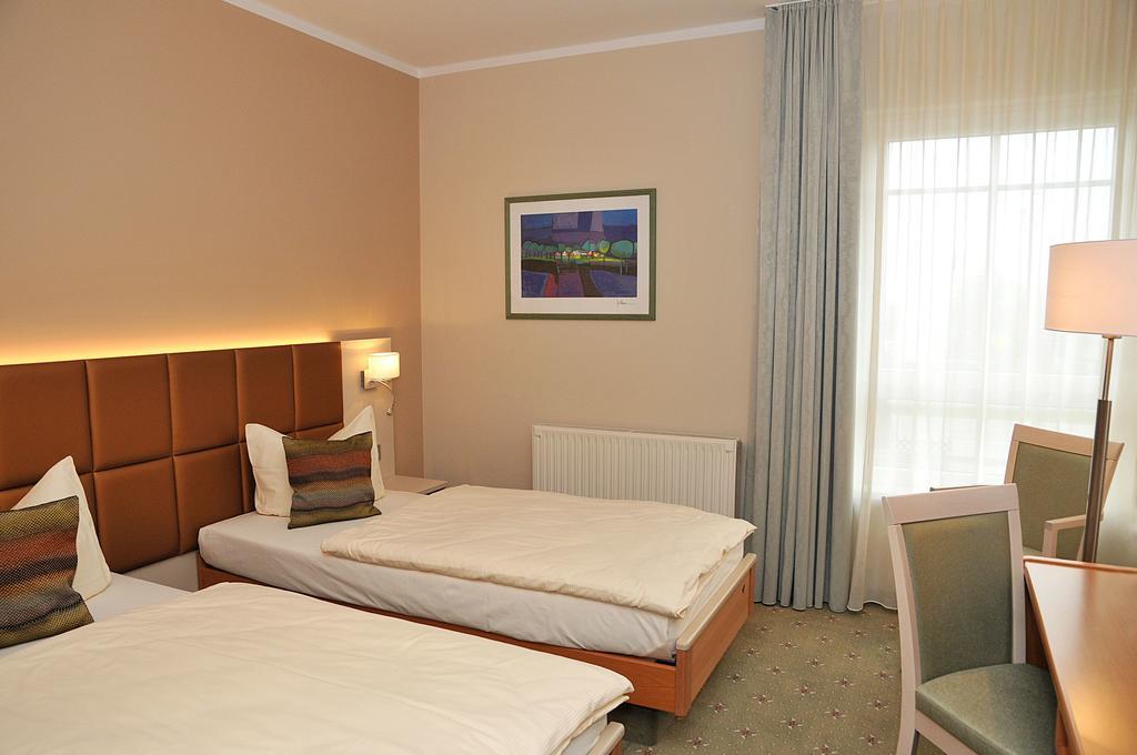 Hotel Friesen Werdau Екстер'єр фото